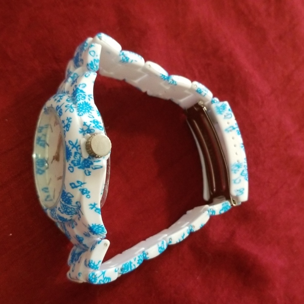 Watch - Picture 3 of 3